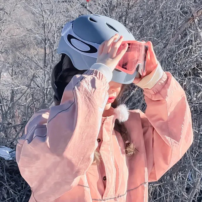 潇洒佳人淡淡妆